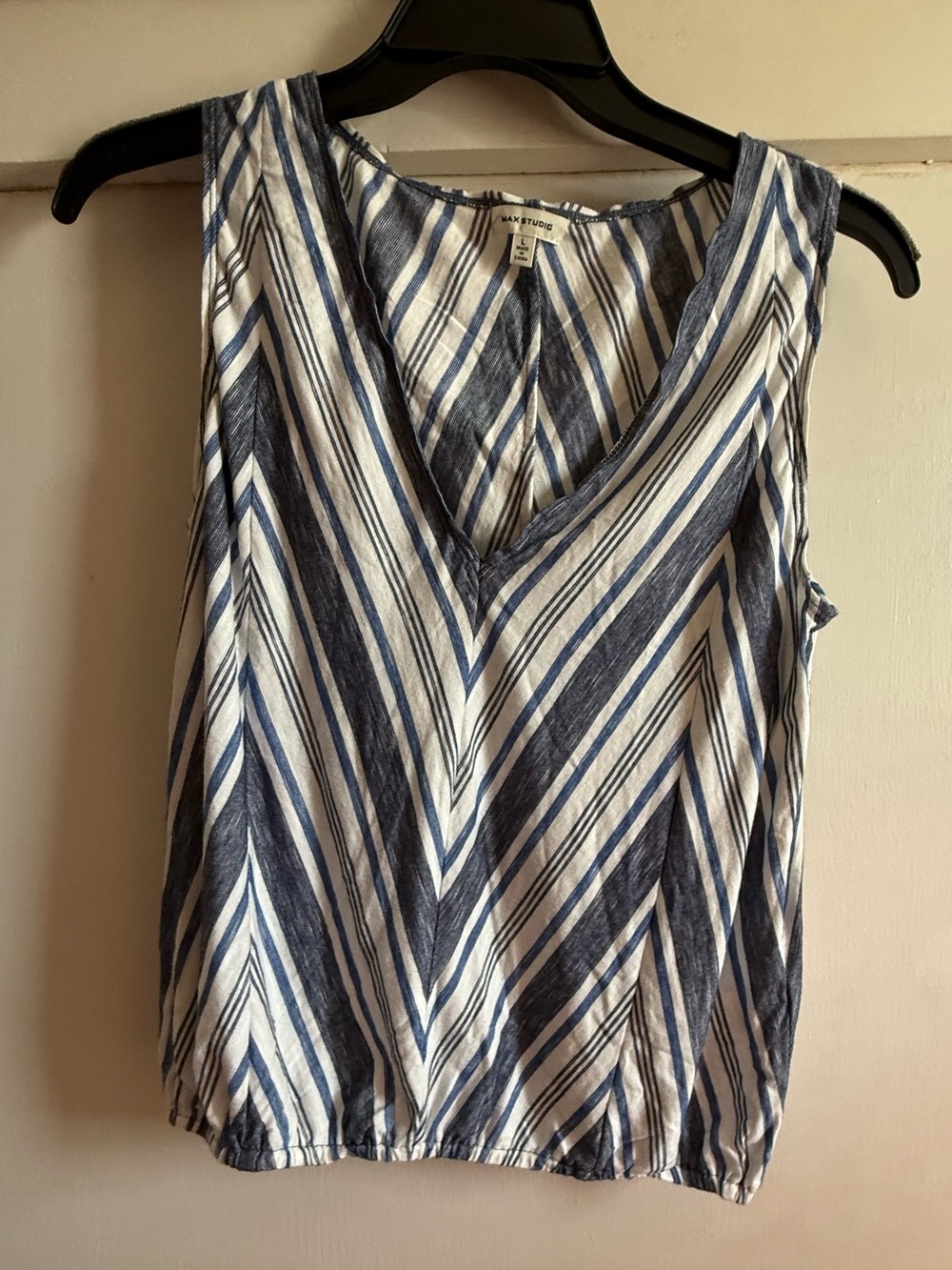 Max Studio Navy and White Striped V-Neck Sleeveless Camisole
